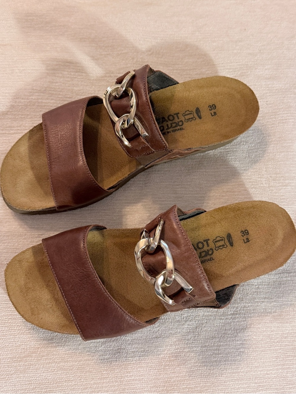 Naot chestnut Leather Wedge chain Slide Sandals Victoria women Size 39 8 8.5